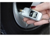 Брелок-измеритель давления в шинах в форме автомобиля